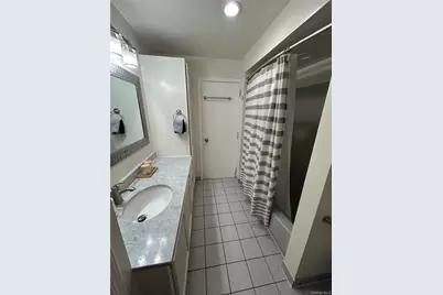 [Address not provided], Valley Stream, NY 11581 - Photo 9