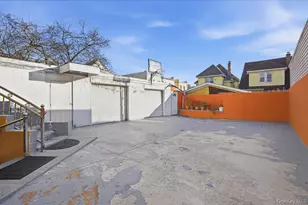 139-72 86th Rd, Jamaica, NY 11435 - Photo 23