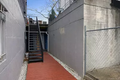 536 Throgs Neck Expressway, Bronx, NY 10465 - Photo 13