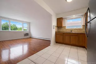 536 Throgs Neck Expy, Bronx, NY 10465 - Photo 11