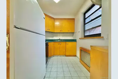 26-25 141st St #3E, Flushing, NY 11354 - Photo 9