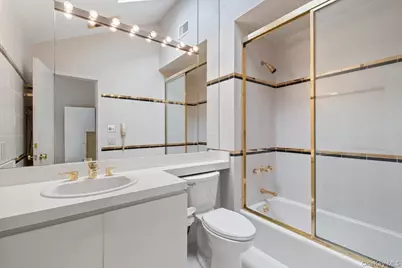 2 Brookridge Road, New Rochelle, NY 10804 - Photo 17