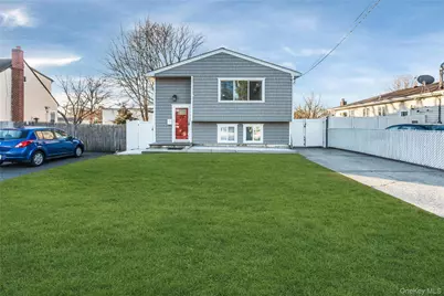 102A Claremont Avenue, West Babylon, NY 11704 - Photo 5