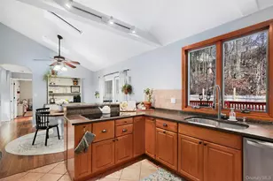 24 Homestead Dr, Carmel, NY 10512 - Photo 9