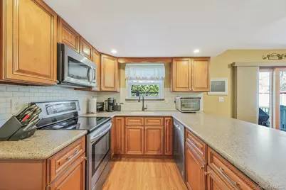 23 Foxboro Avenue, Farmingville, NY 11738 - Photo 3