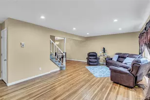 46 Falcon Dr, Hauppauge, NY 11788 - Photo 5