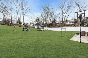 46 Falcon Dr, Hauppauge, NY 11788 - Photo 21