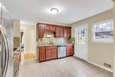46 Falcon Drive, Hauppauge, NY 11788 - Photo 7