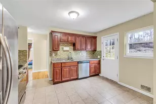 46 Falcon Dr, Hauppauge, NY 11788 - Photo 7