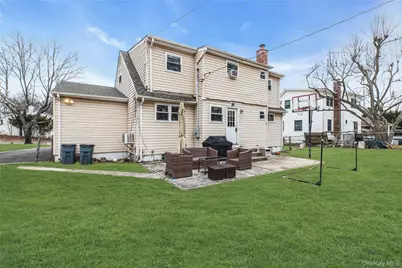 46 Falcon Drive, Hauppauge, NY 11788 - Photo 29