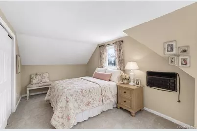 46 Falcon Drive, Hauppauge, NY 11788 - Photo 9