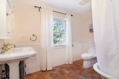 414 Pelham Manor Road, Pelham, NY 10803 - Photo 17