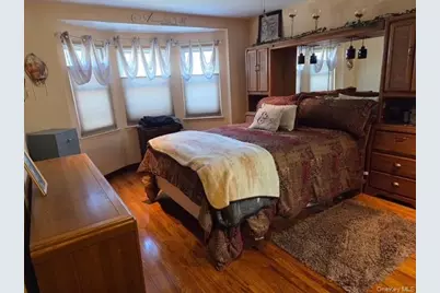 1550 Waters Edge Drive, Bayside, NY 11360 - Photo 7