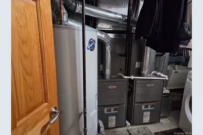 1550 Waters Edge Drive, Bayside, NY 11360 - Photo 11