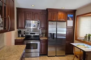 15-50 Waters Edge Dr, Bayside, NY 11360 - Photo 5