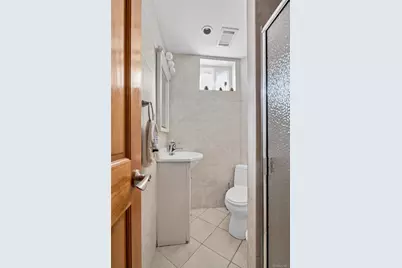 1550 Waters Edge Drive, Bayside, NY 11360 - Photo 13