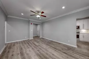 724 E Main St, Riverhead, NY 11901 - Photo 5