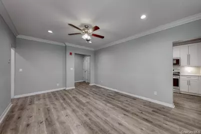 724 Howell Avenue #E, Riverhead, NY 11901 - Photo 5