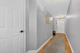 310 Bridgeview Dr, Poughkeepsie, NY 12601 - Photo 5