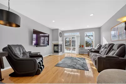 310 Bridgeview Drive, Poughkeepsie, NY 12601 - Photo 17