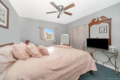 824 Lawrence Court, West Hempstead, NY 11552 - Photo 11