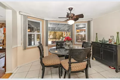 824 Lawrence Court, West Hempstead, NY 11552 - Photo 7