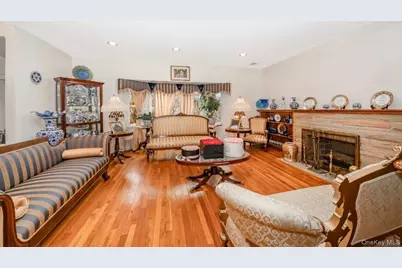 824 Lawrence Court, West Hempstead, NY 11552 - Photo 3