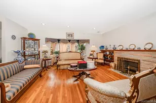 824 Lawrence Ct, West Hempstead, NY 11552 - Photo 3