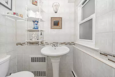 824 Lawrence Court, West Hempstead, NY 11552 - Photo 9