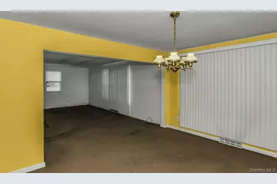252 Toronto Avenue, Massapequa, NY 11758 - Photo 9