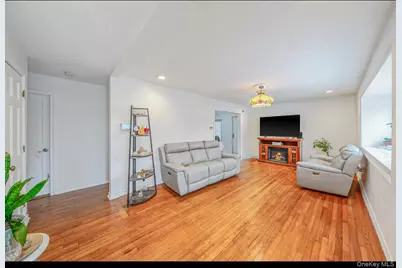 160 Stahley Street, Brentwood, NY 11717 - Photo 9