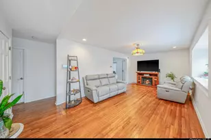 160 Stahley St, Brentwood, NY 11717 - Photo 9