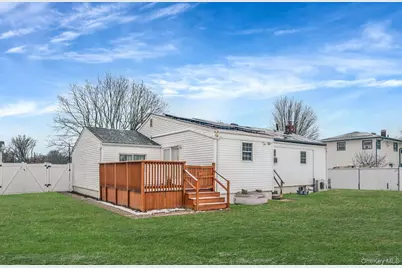 160 Stahley Street, Brentwood, NY 11717 - Photo 21