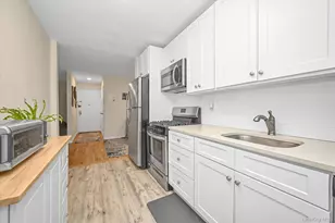 32 Pearsall Ave, Glen Cove, NY 11542 - Photo 7