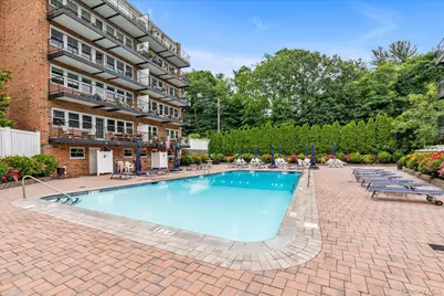 32 Pearsall Avenue #3F, Glen Cove, NY 11542 - Photo 15