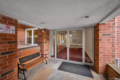 32 Pearsall Avenue #3F, Glen Cove, NY 11542 - Photo 3