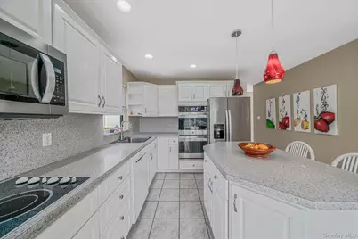 3 Mount Marcy Avenue, Farmingville, NY 11738 - Photo 9