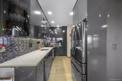 1015 Old Post Road #2C, Mamaroneck, NY 10543 - Photo 9