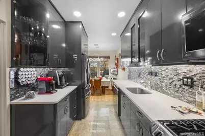 1015 Old Post Road #2C, Mamaroneck, NY 10543 - Photo 11