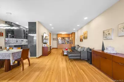 1015 Old Post Road #2C, Mamaroneck, NY 10543 - Photo 5