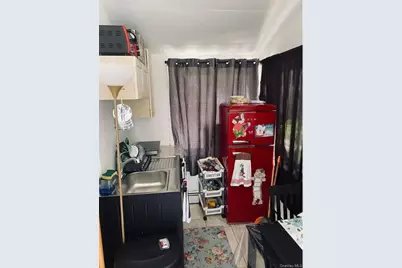 375 Barleau Street, Brentwood, NY 11717 - Photo 7