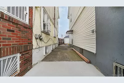 10823 174th Street, Jamaica, NY 11433 - Photo 25