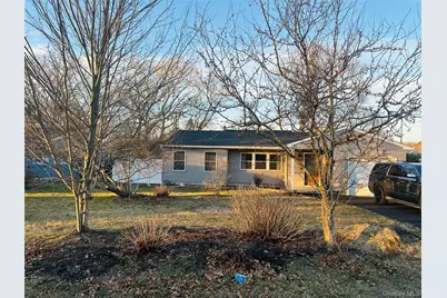 33 Loughlin Dr, Shirley, NY 11967 - Photo 1