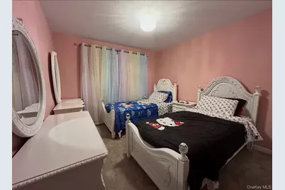 33 Loughlin Dr, Shirley, NY 11967 - Photo 7