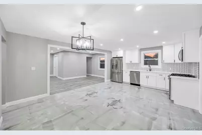 27 Ash Street, Central Islip, NY 11722 - Photo 21