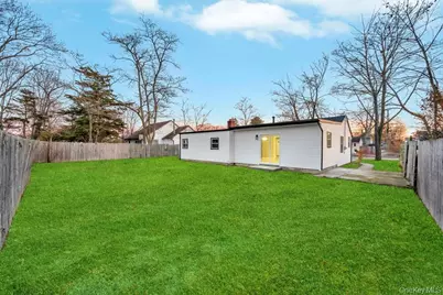 27 Ash Street, Central Islip, NY 11722 - Photo 7