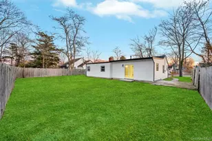 27 Ash St, Central Islip, NY 11722 - Photo 7