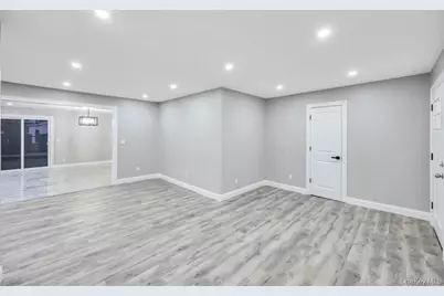 27 Ash Street, Central Islip, NY 11722 - Photo 11