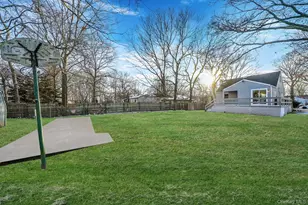 139 Madison St, Mastic, NY 11950 - Photo 35