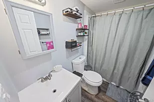 139 Madison St, Mastic, NY 11950 - Photo 27